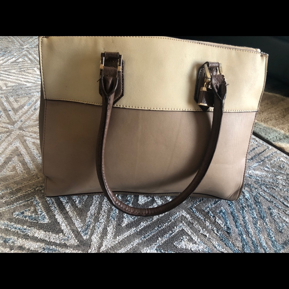Hand bag